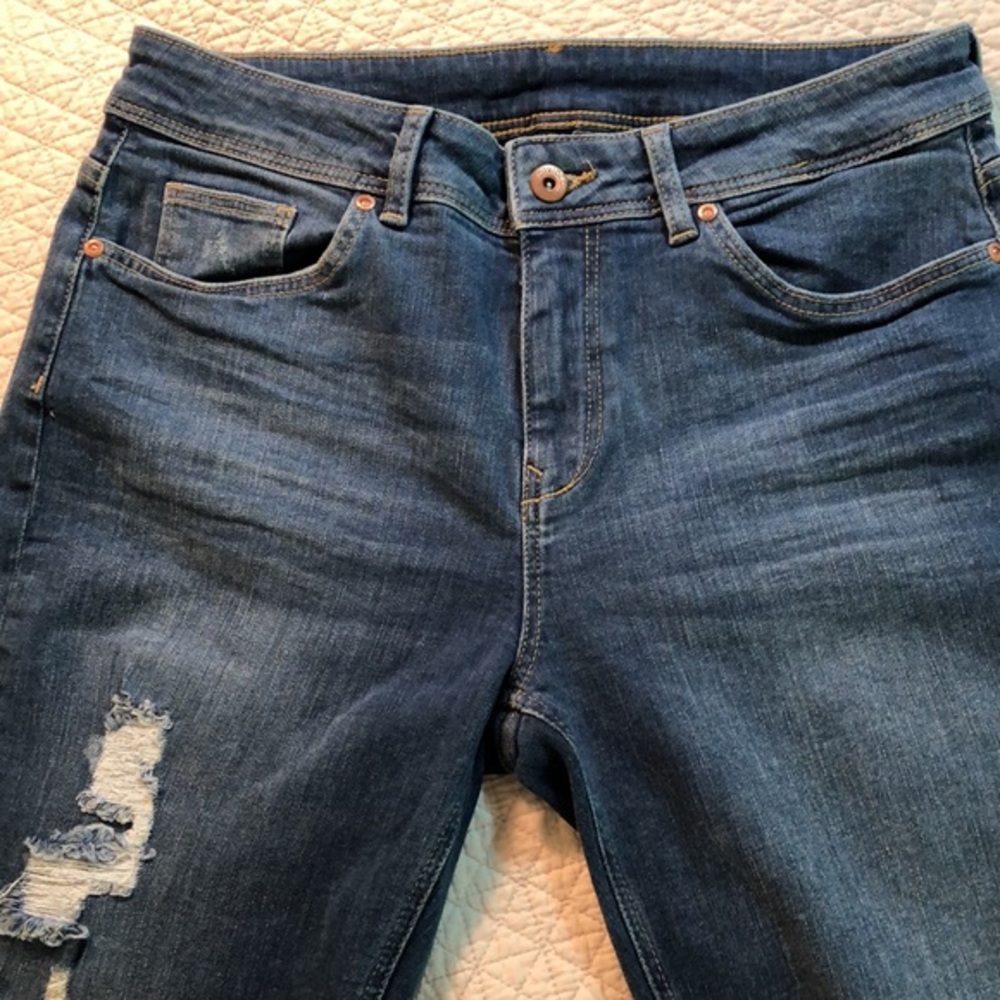 Divided for H&M higher rise distress jeans, size 6 - Picture 3 of 14